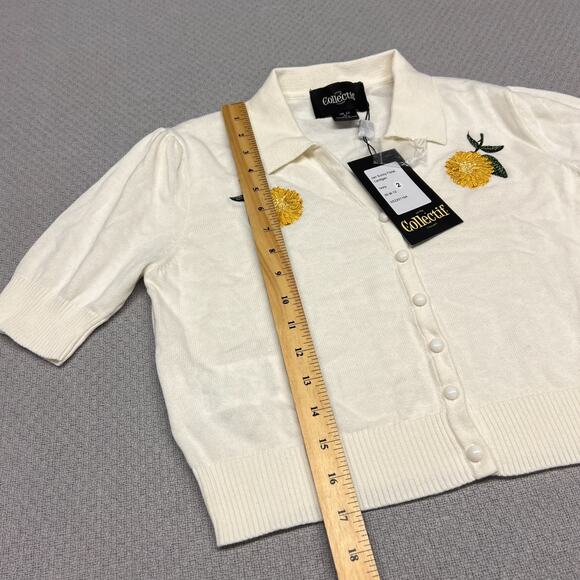 Collectif Cardigan Sweater Womens 8 White Flower Knit Collared Preppy Cropped - Picture 7 of 8